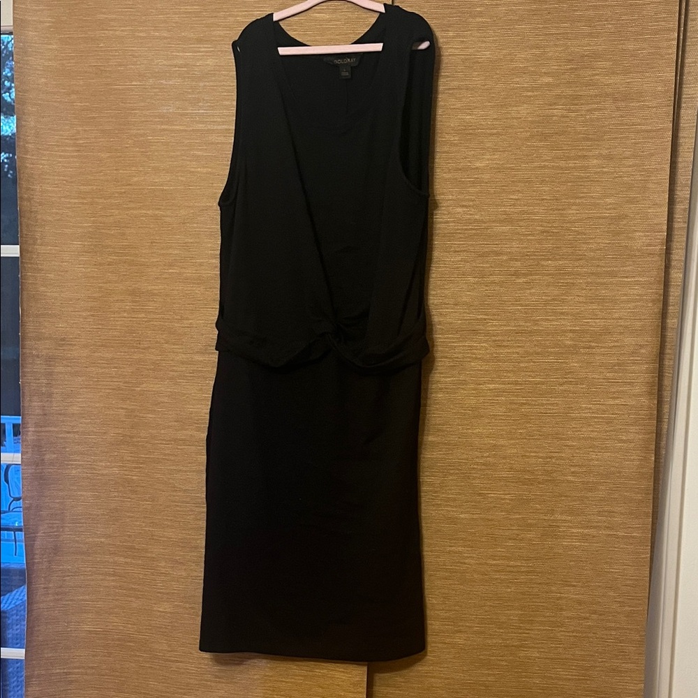 Maggy London Classic Black Midi Dress